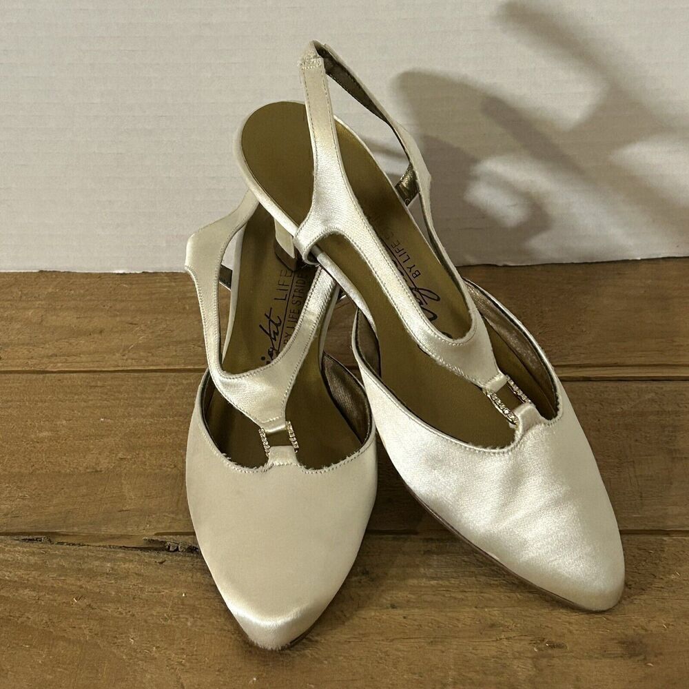 Night Life By Life Stride Womens Shoes White Fabric Cone Heels Size 7B #38014